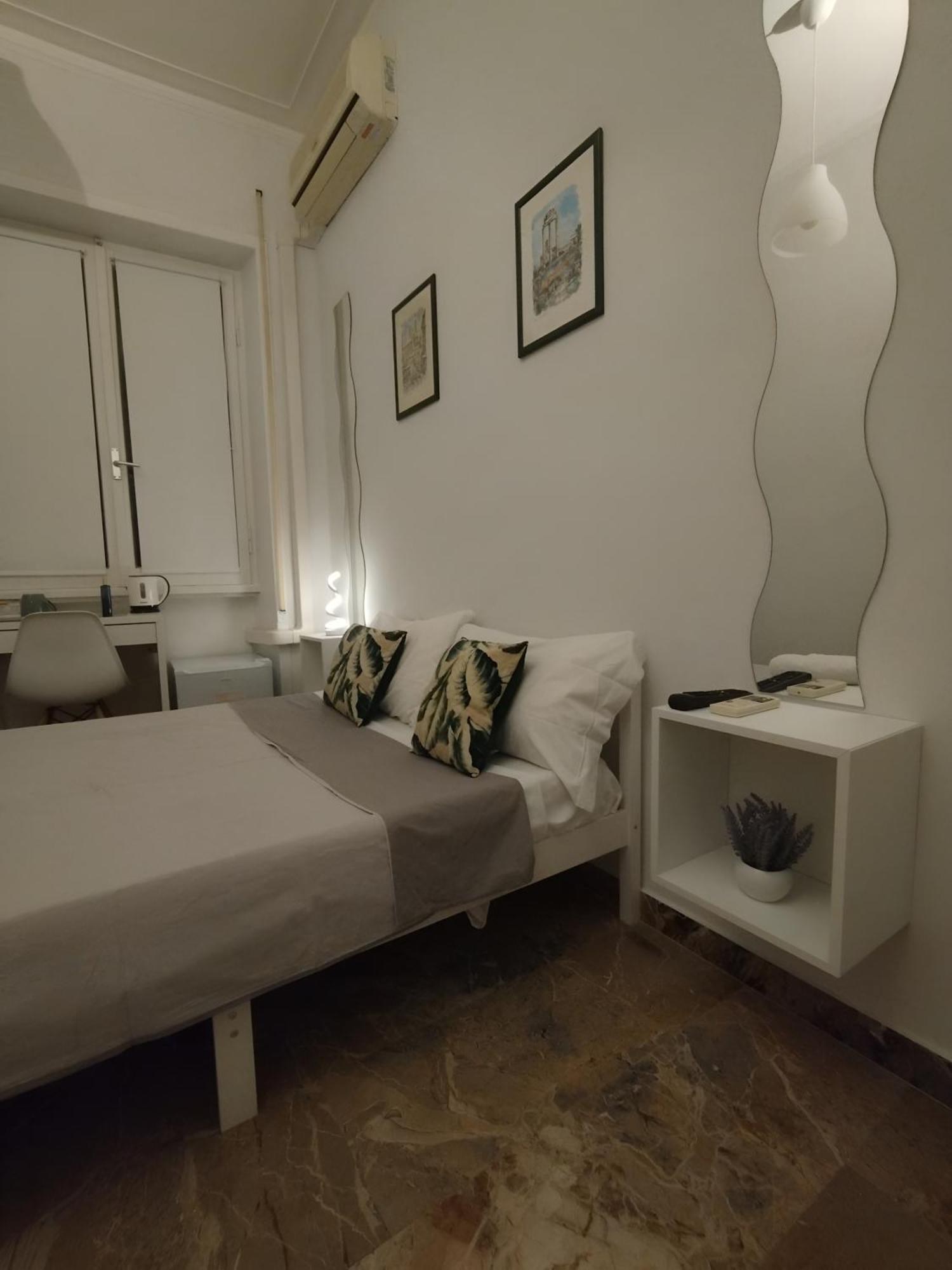 Colosseo Rooms B&B Rome Extérieur photo